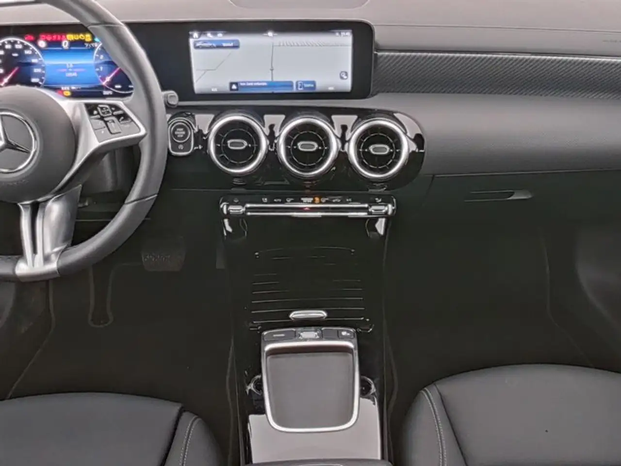 Mercedes-Benz CLA 180 6
