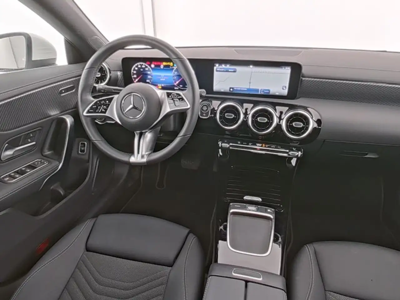 Mercedes-Benz CLA 180 7