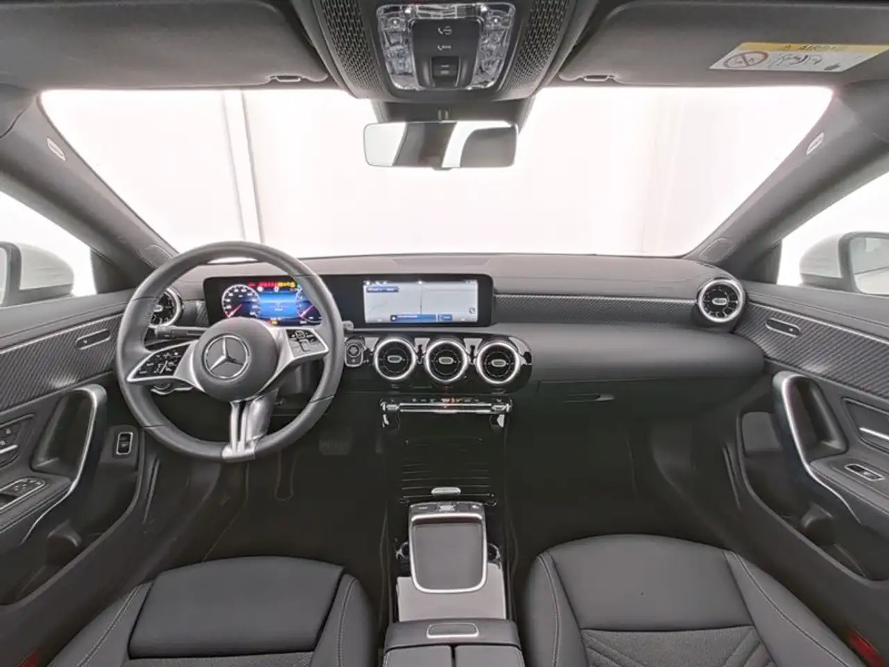Mercedes-Benz CLA 180 8