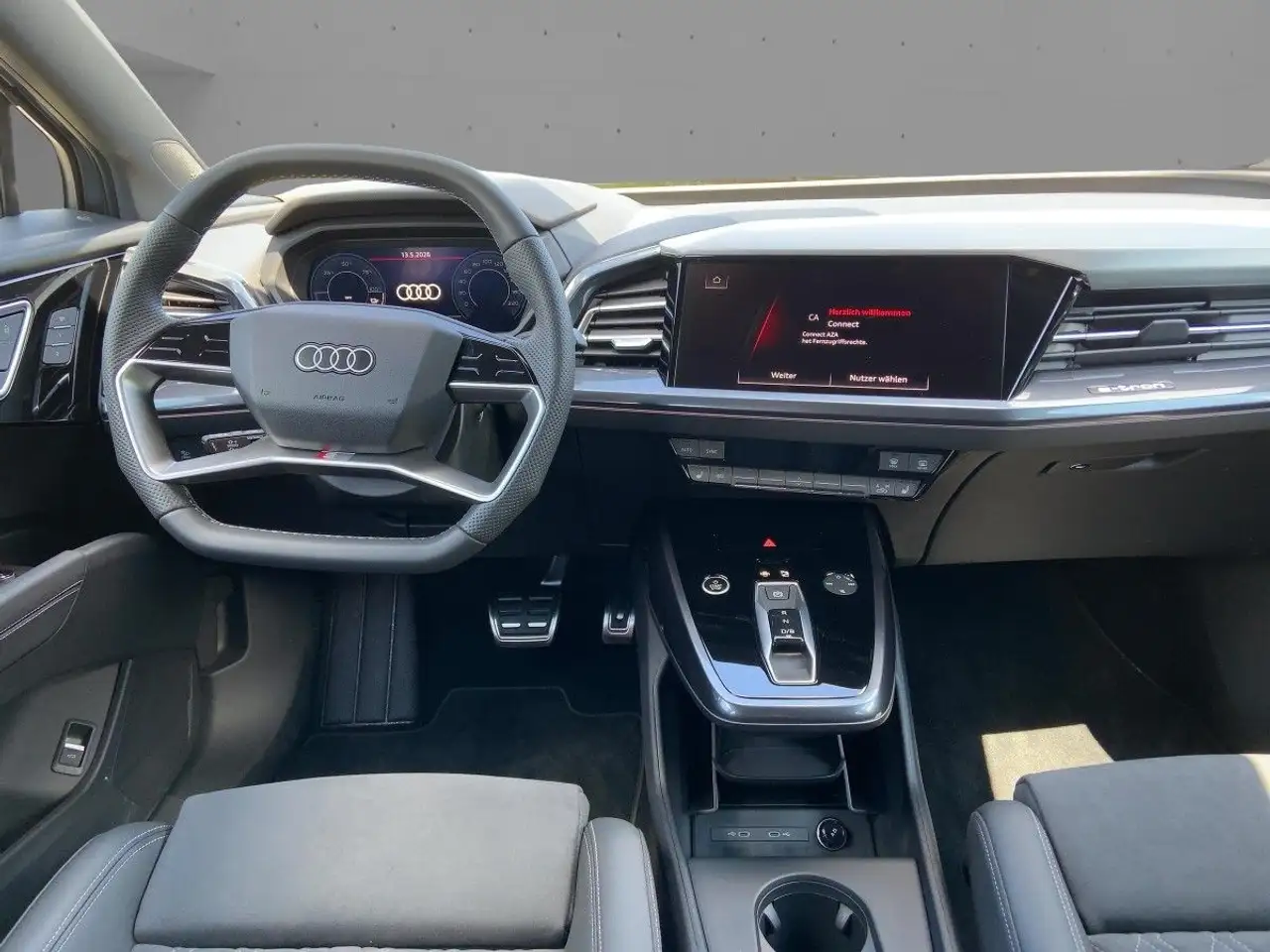 Audi Q4 10