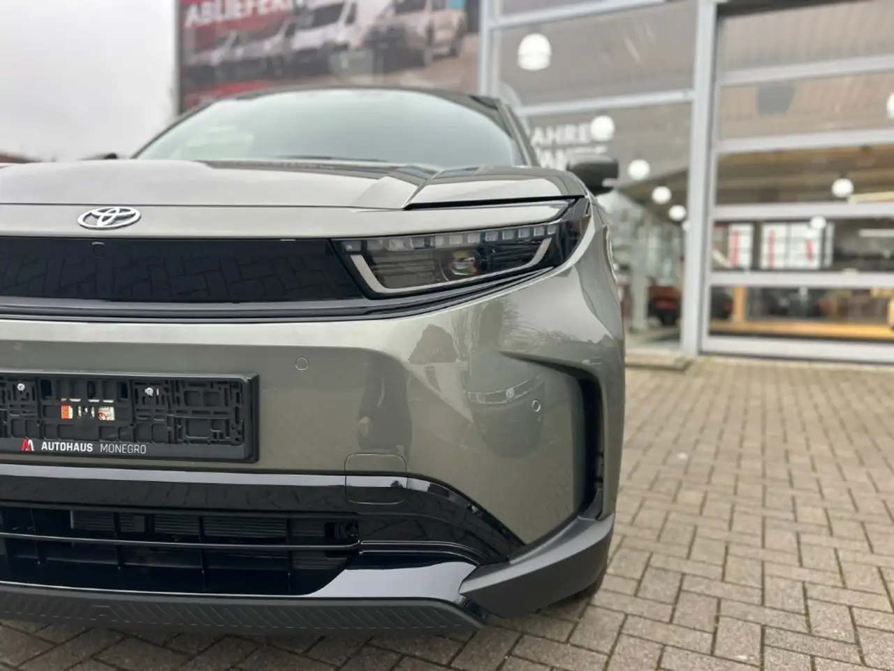 Toyota Urban 8