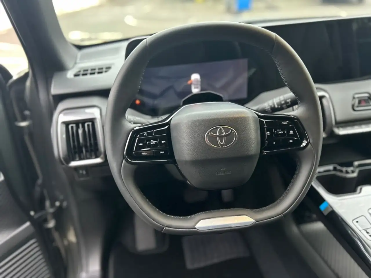 Toyota Urban 11