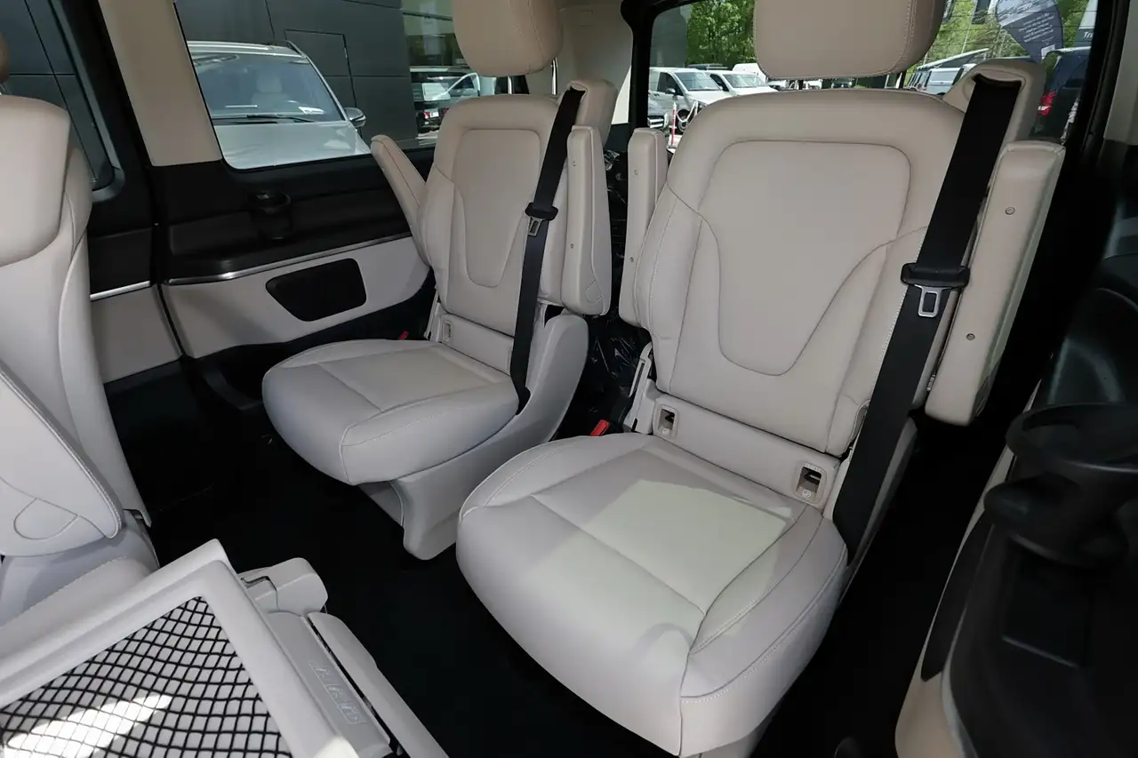 Mercedes-Benz V 300 8