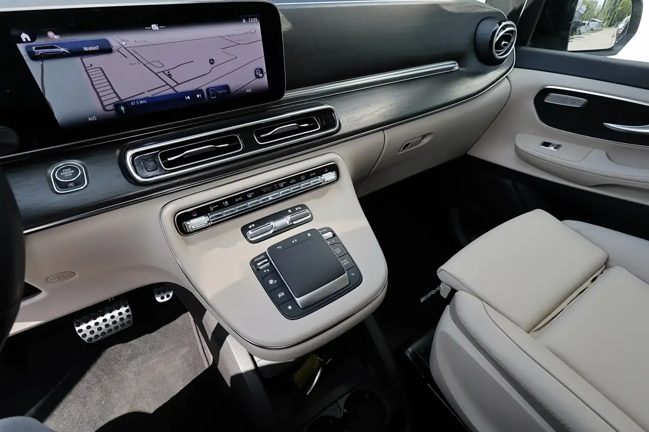 Mercedes-Benz V 300 12