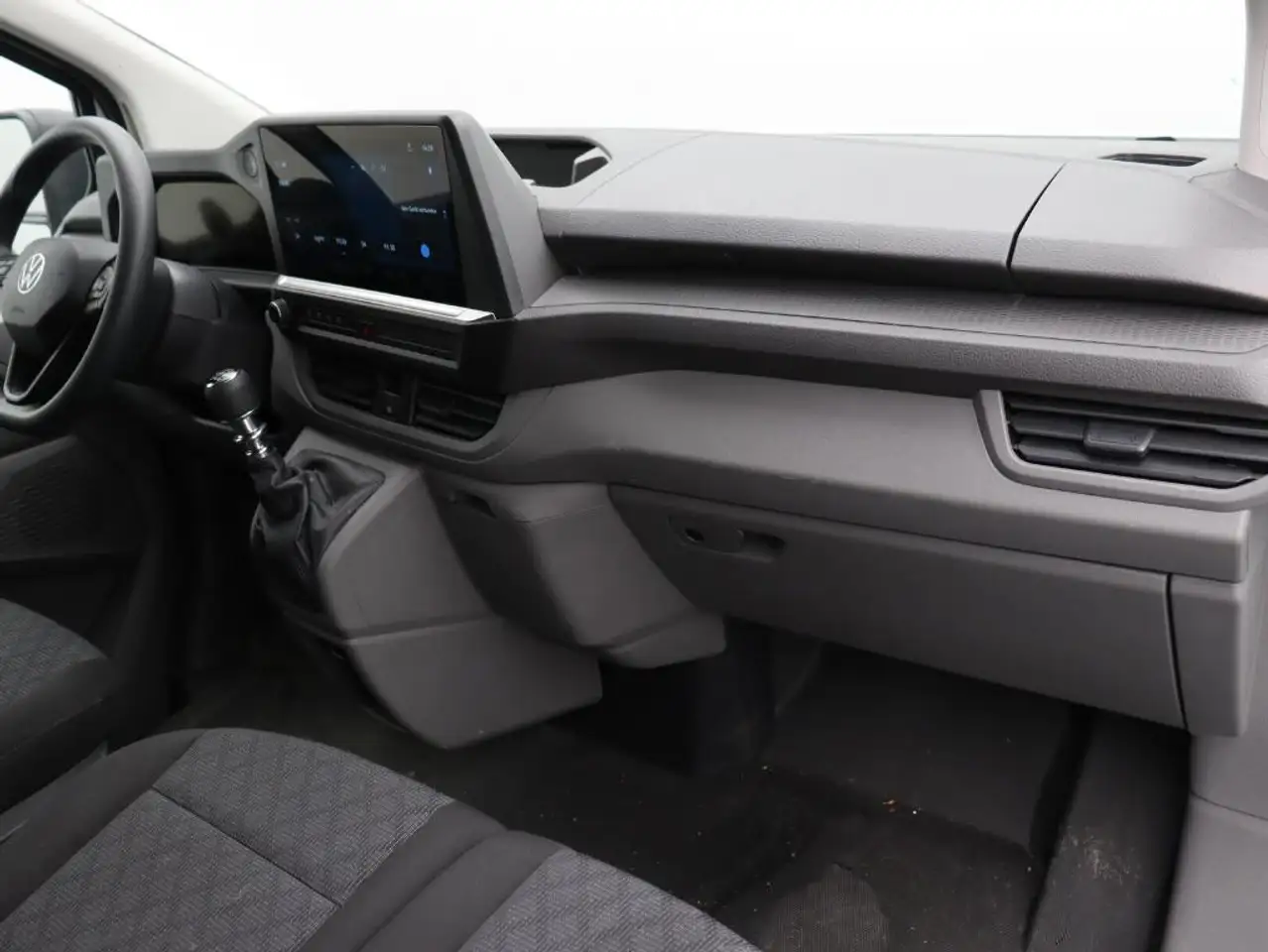 Volkswagen T7 Transporter 3