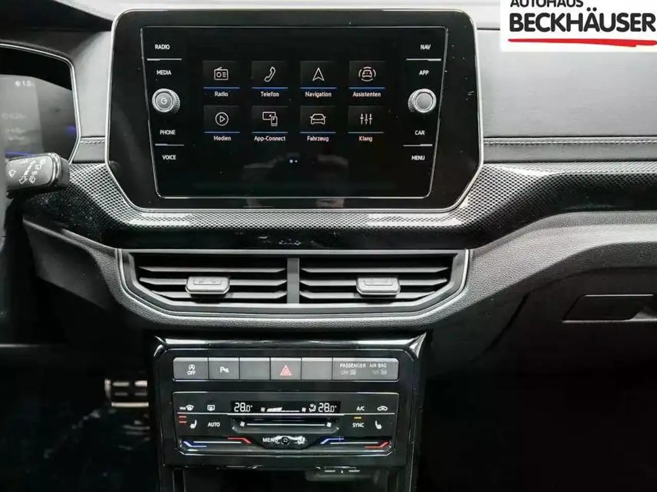 Volkswagen T-Cross 13