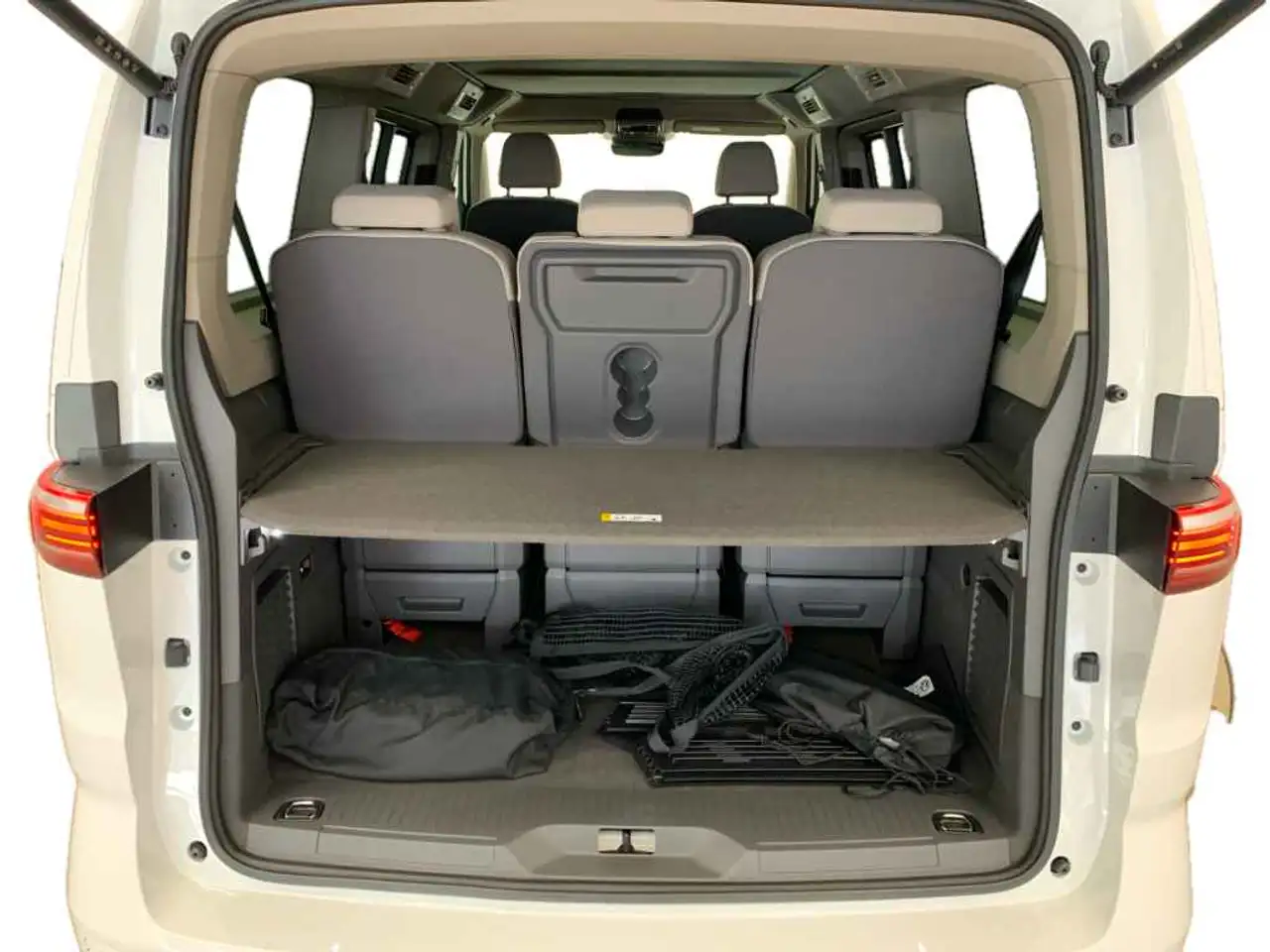 Volkswagen T7 California 8