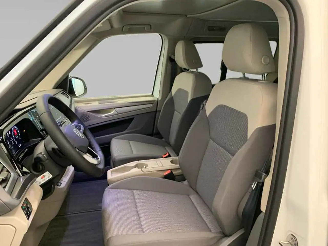 Volkswagen T7 California 11