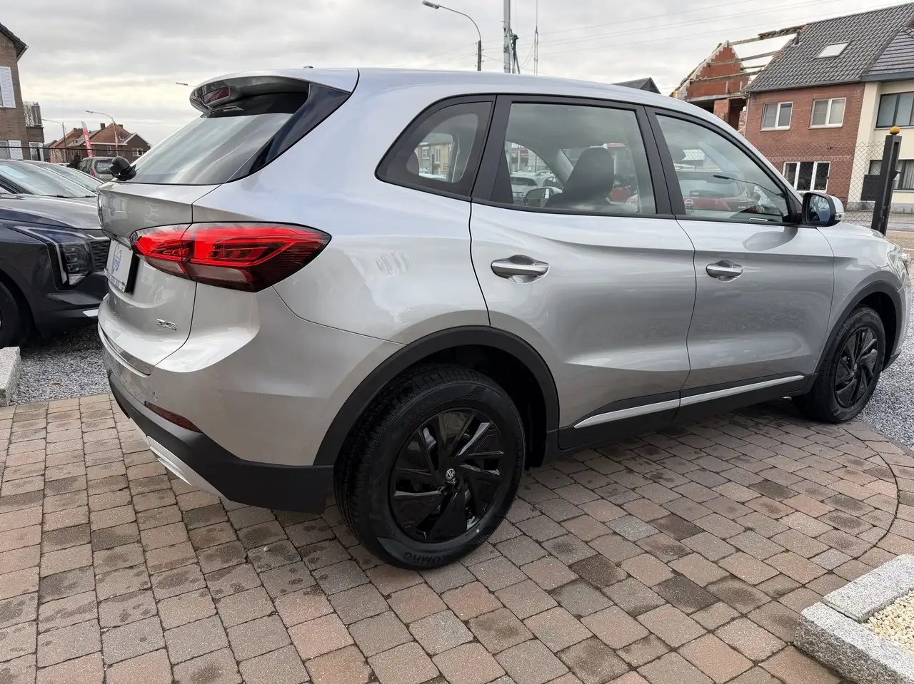 MG ZS 1.5i 4