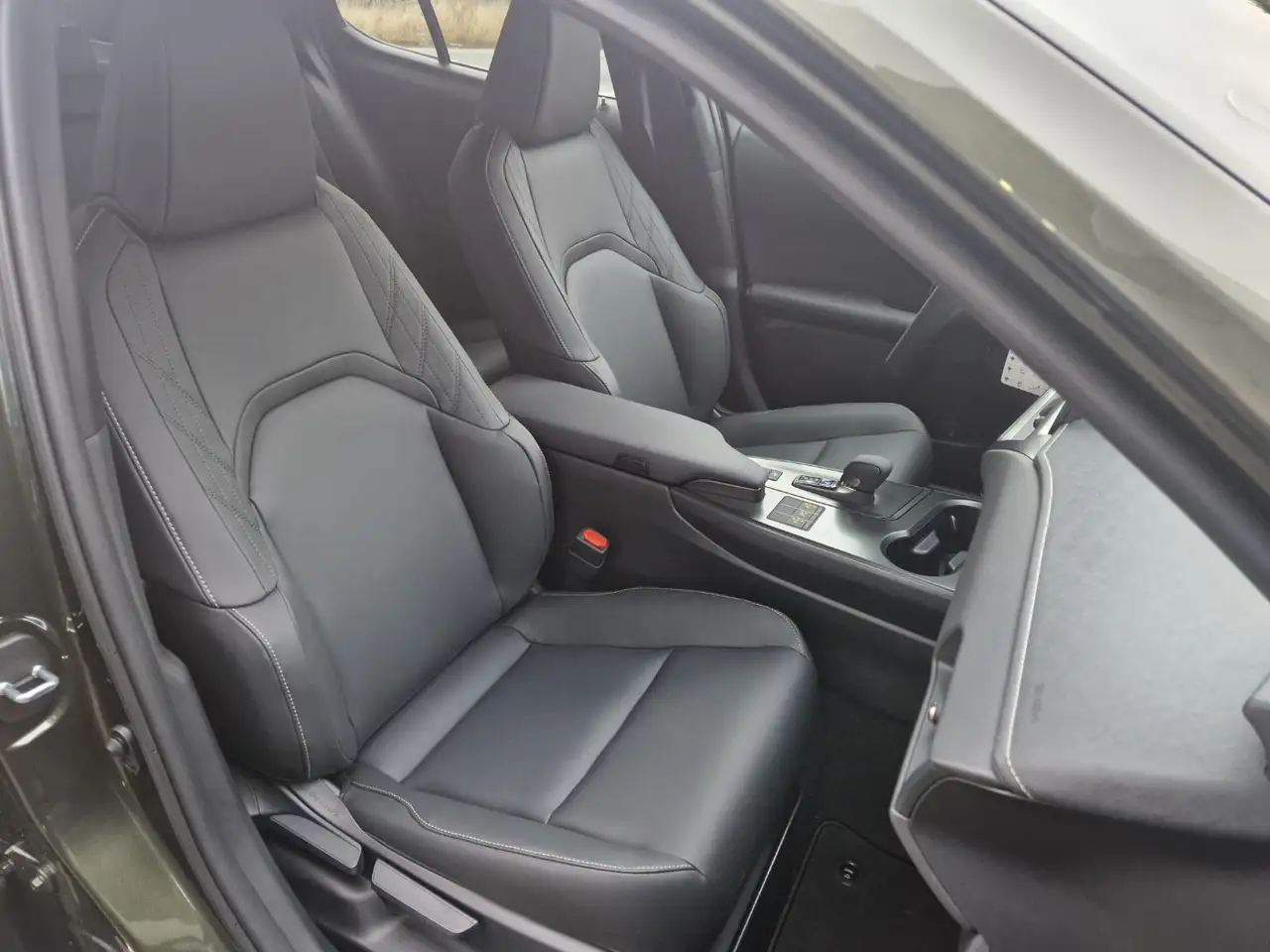 Lexus UX 8