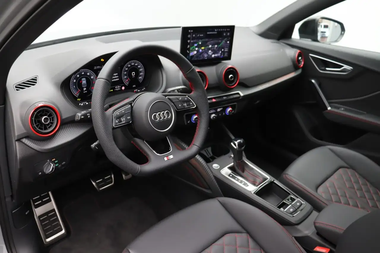 Audi Q2 40 9