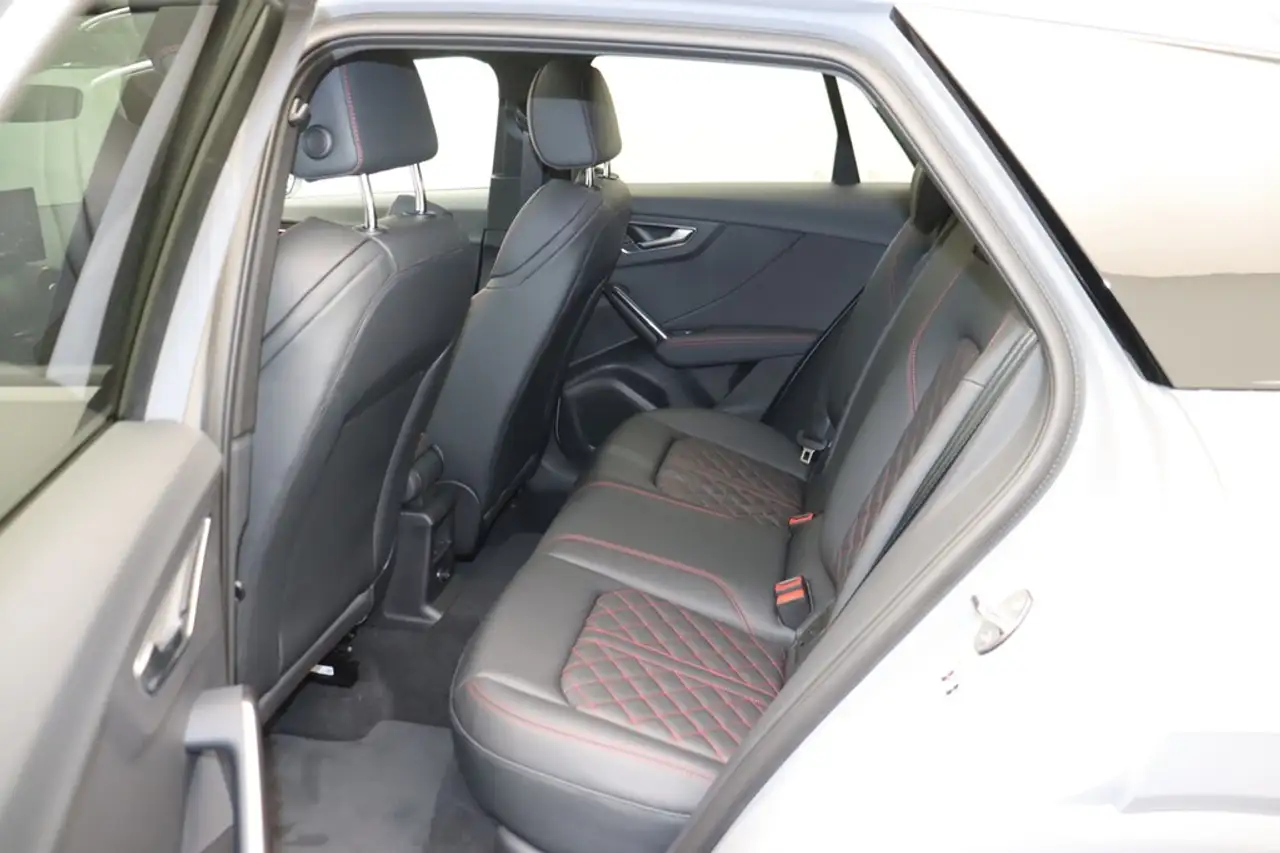 Audi Q2 40 12