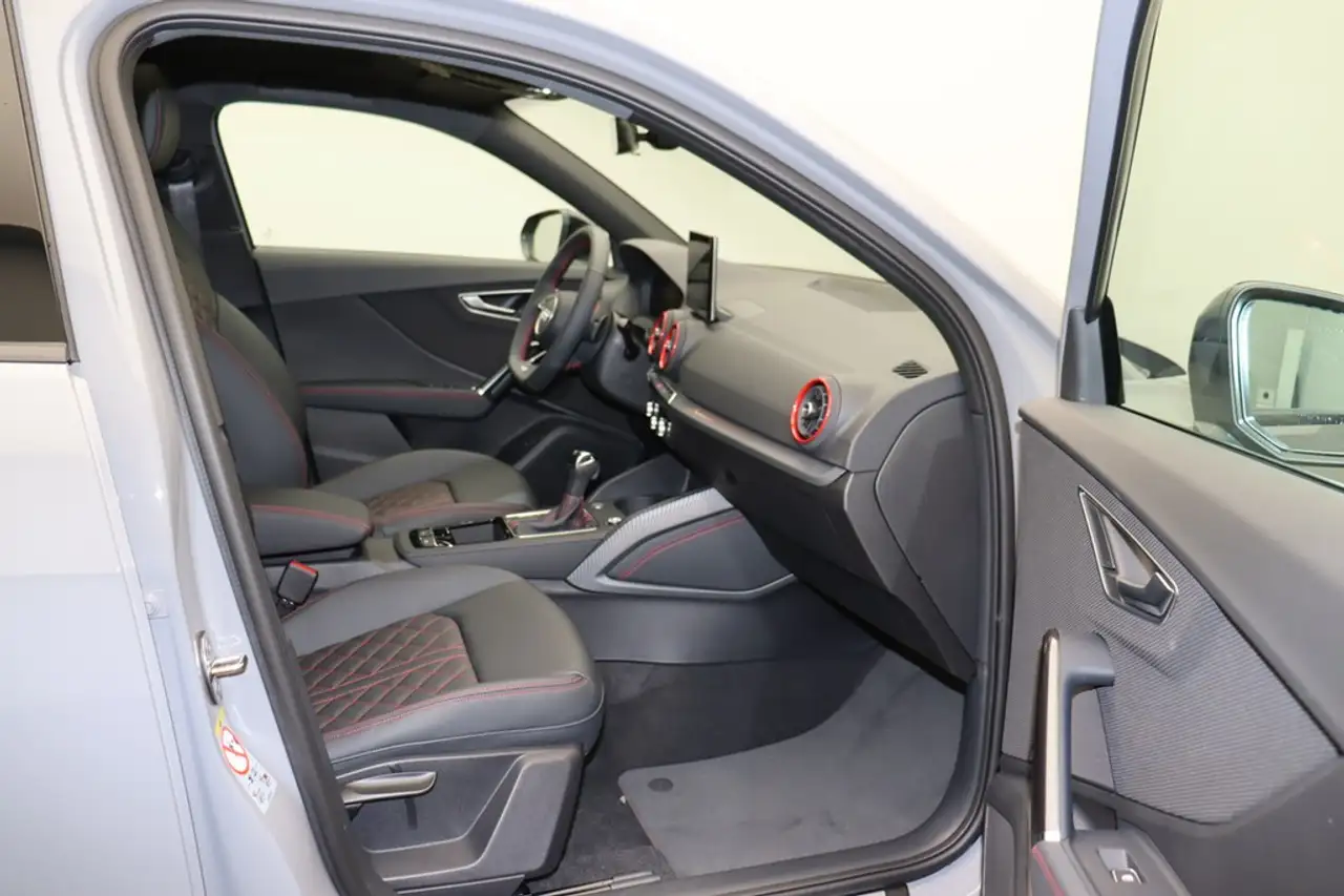 Audi Q2 40 14