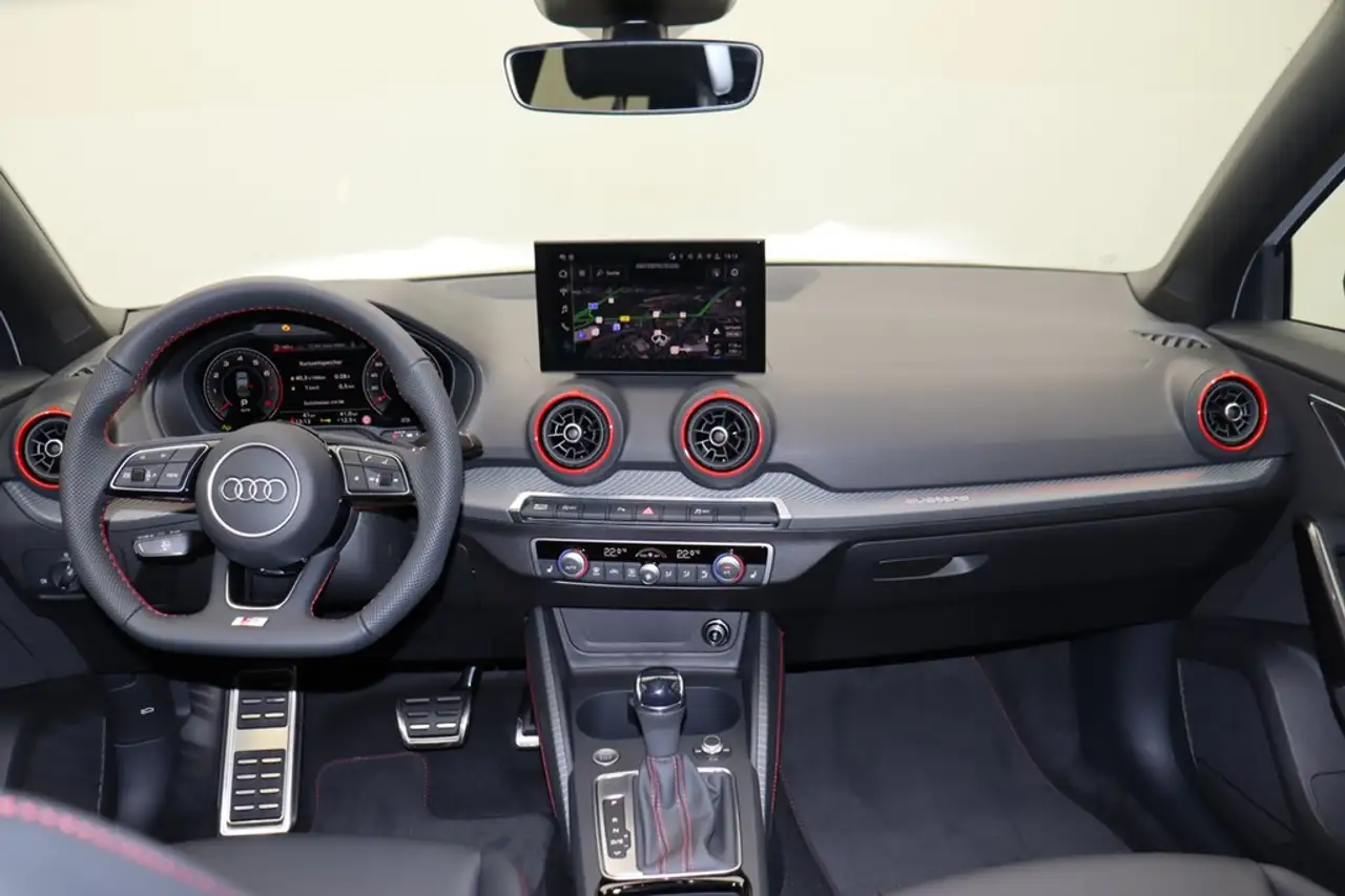 Audi Q2 40 15