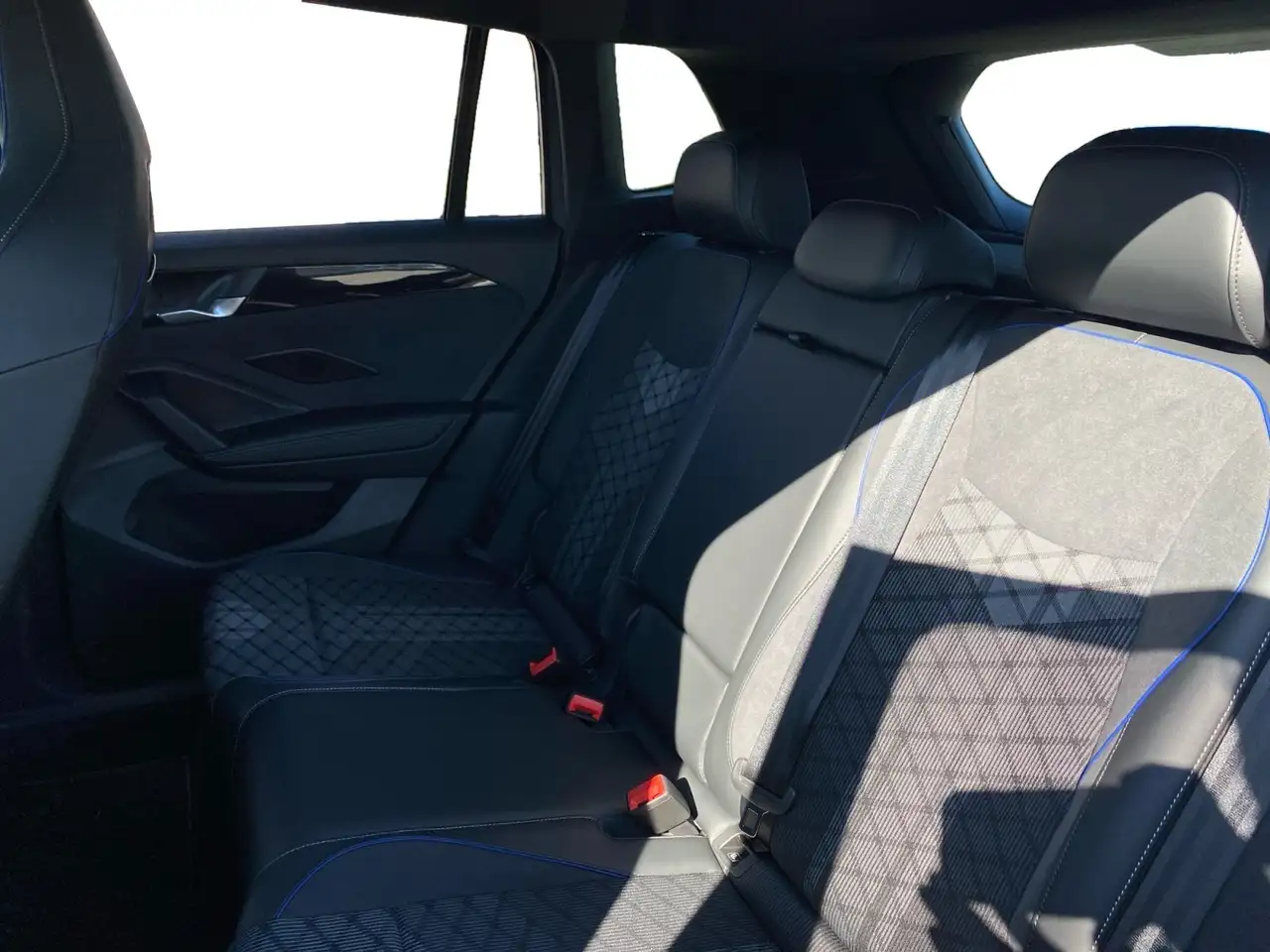 Volkswagen Tiguan 9