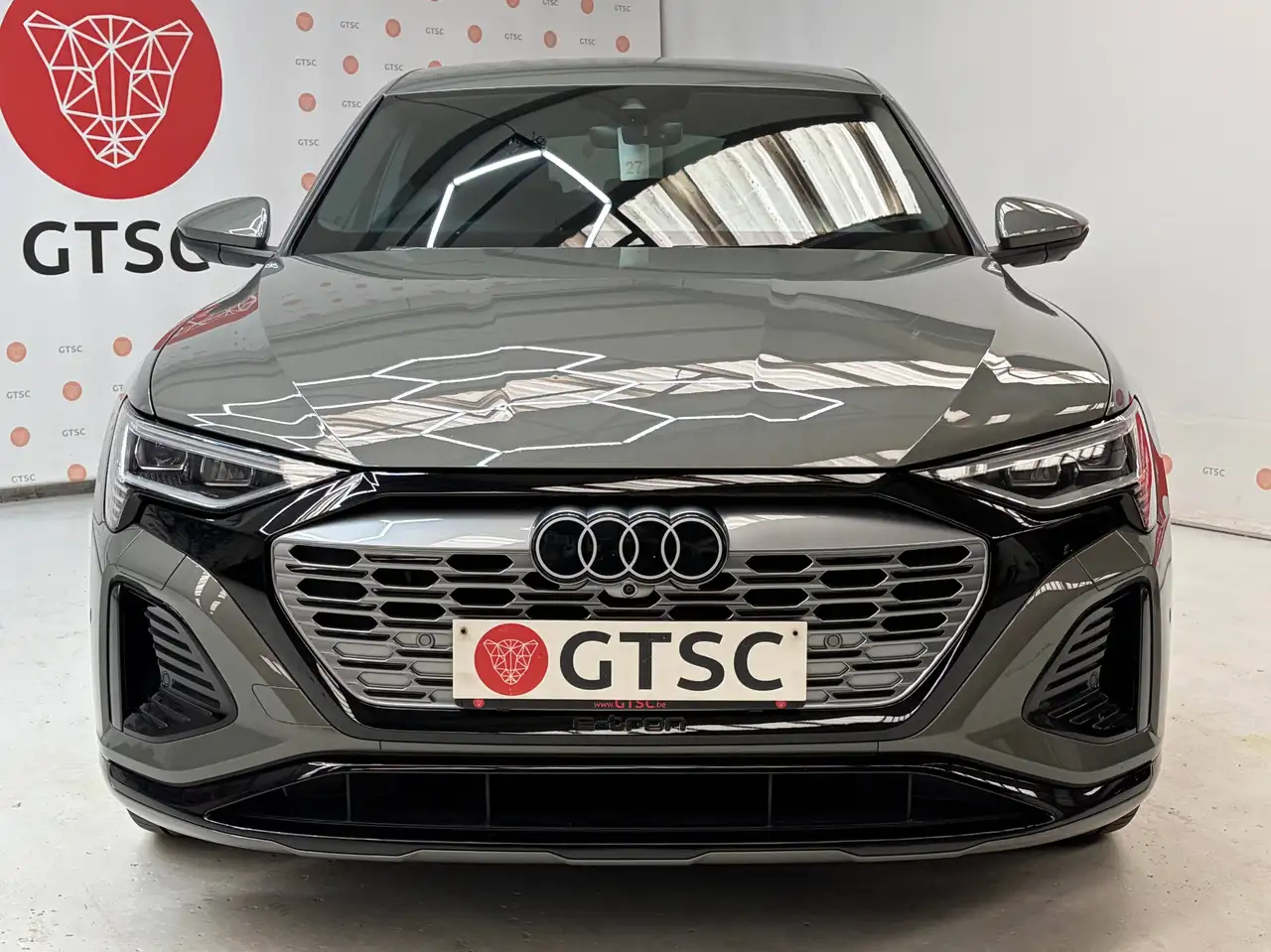 Audi Q8 5