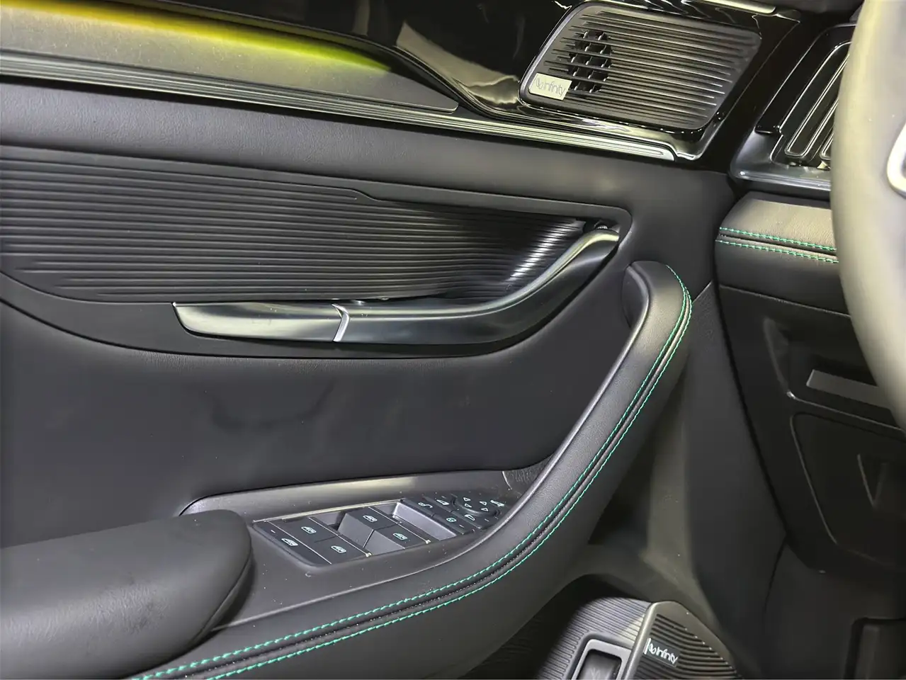 BYD Seal 12