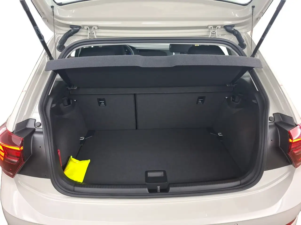 Volkswagen Polo VI 14