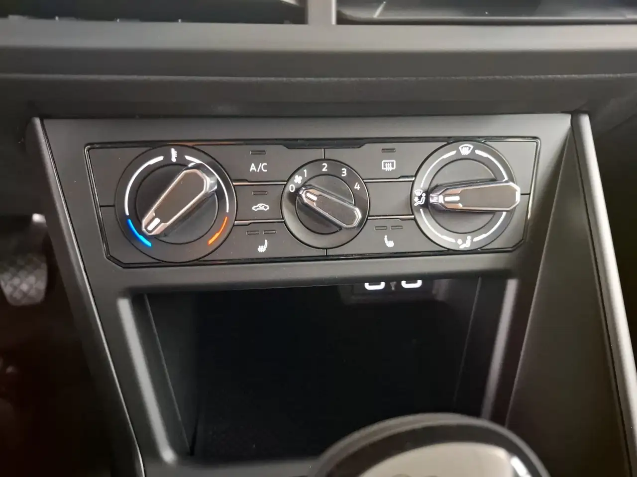 Volkswagen Polo VI 15