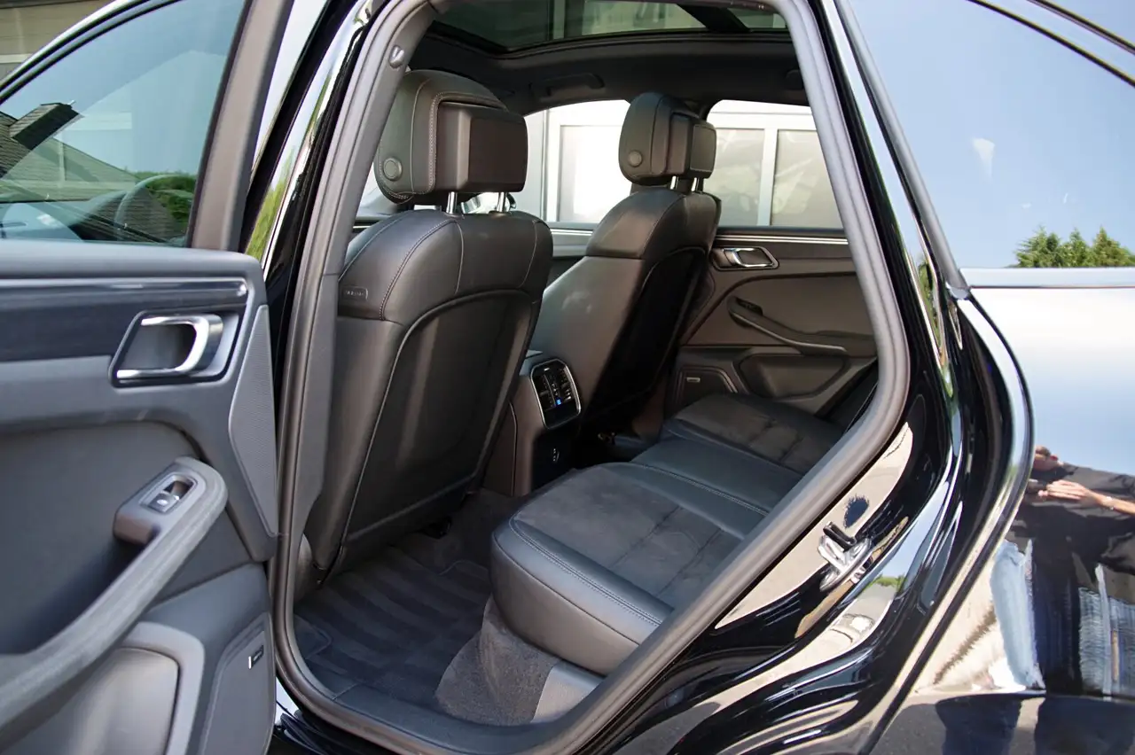 Porsche Macan 8