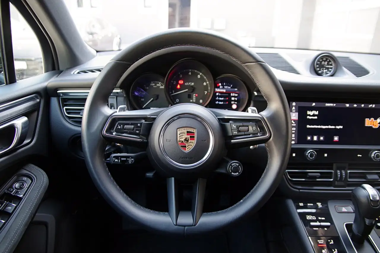 Porsche Macan 9