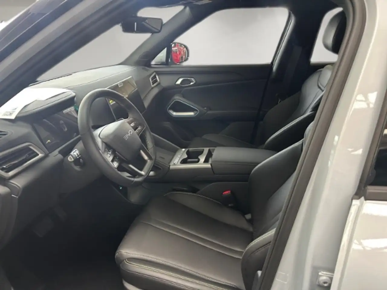 BYD Atto 2 6