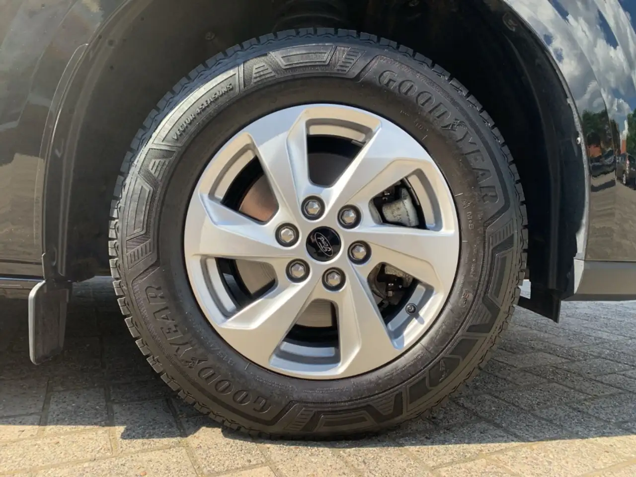 Ford Transit 9
