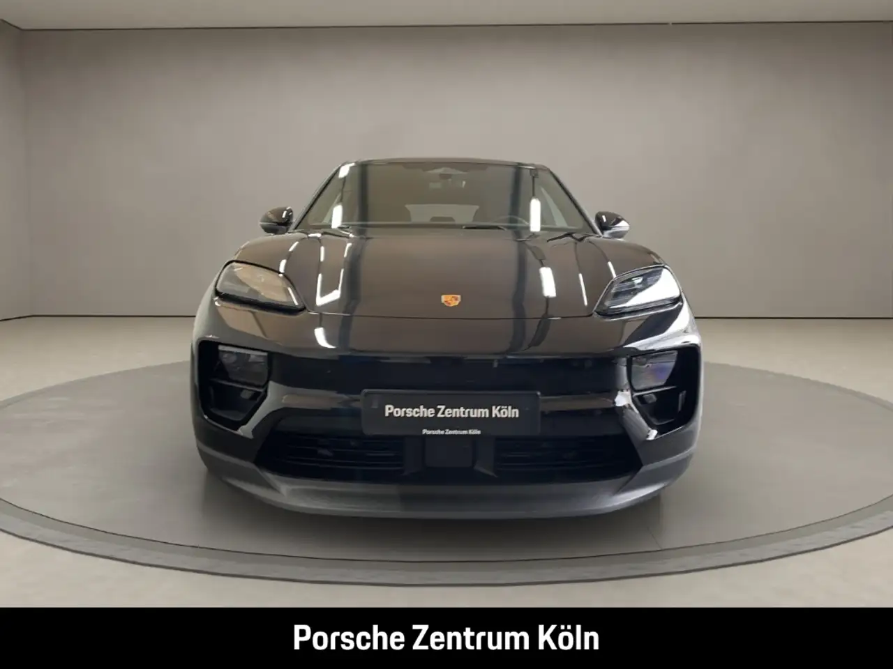 Porsche Macan 4 8