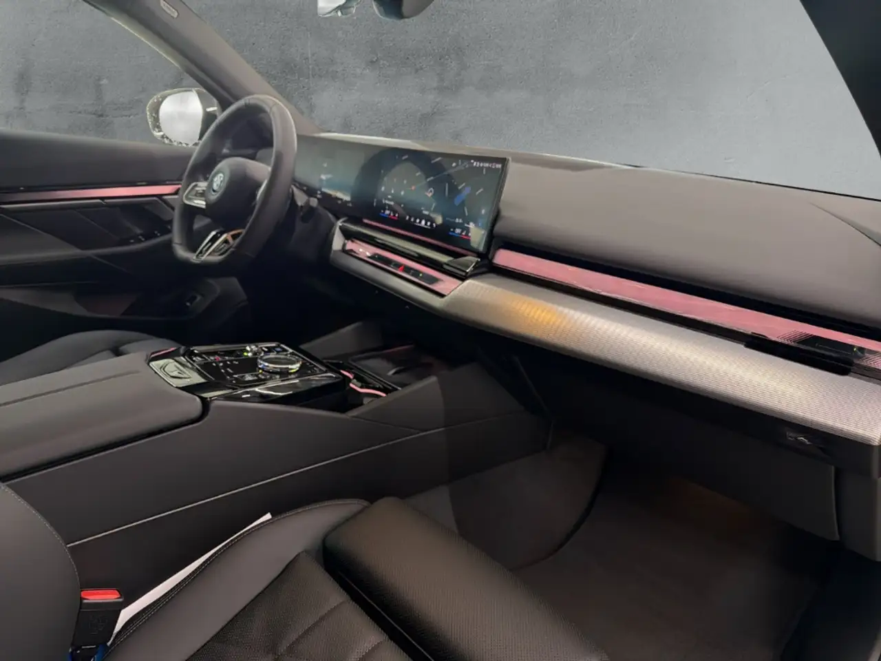 BMW i5 12