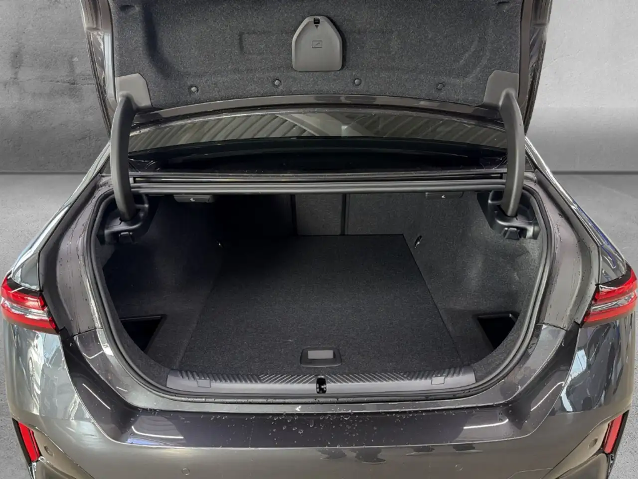 BMW i5 15