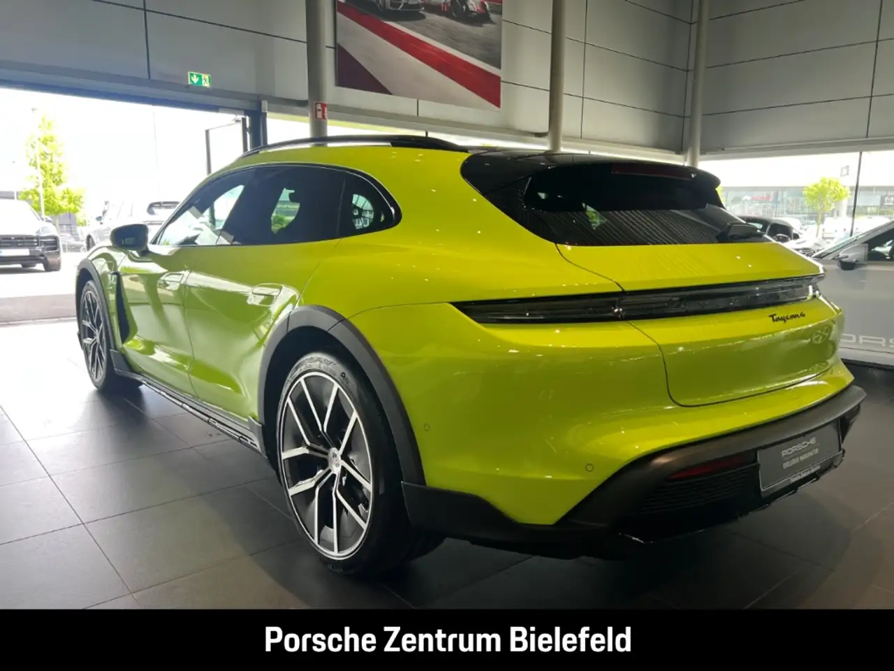 Porsche Taycan 4 3