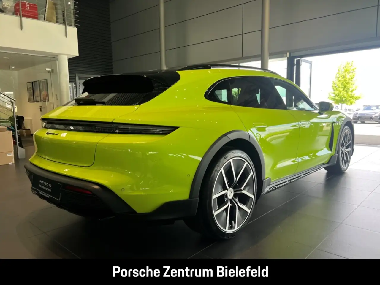 Porsche Taycan 4 6