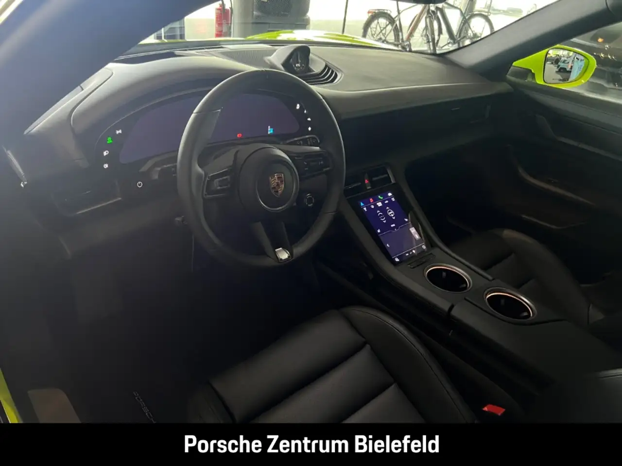 Porsche Taycan 4 11