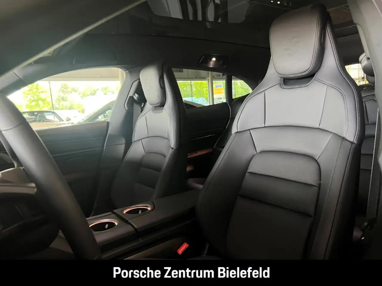 Porsche Taycan 4 12