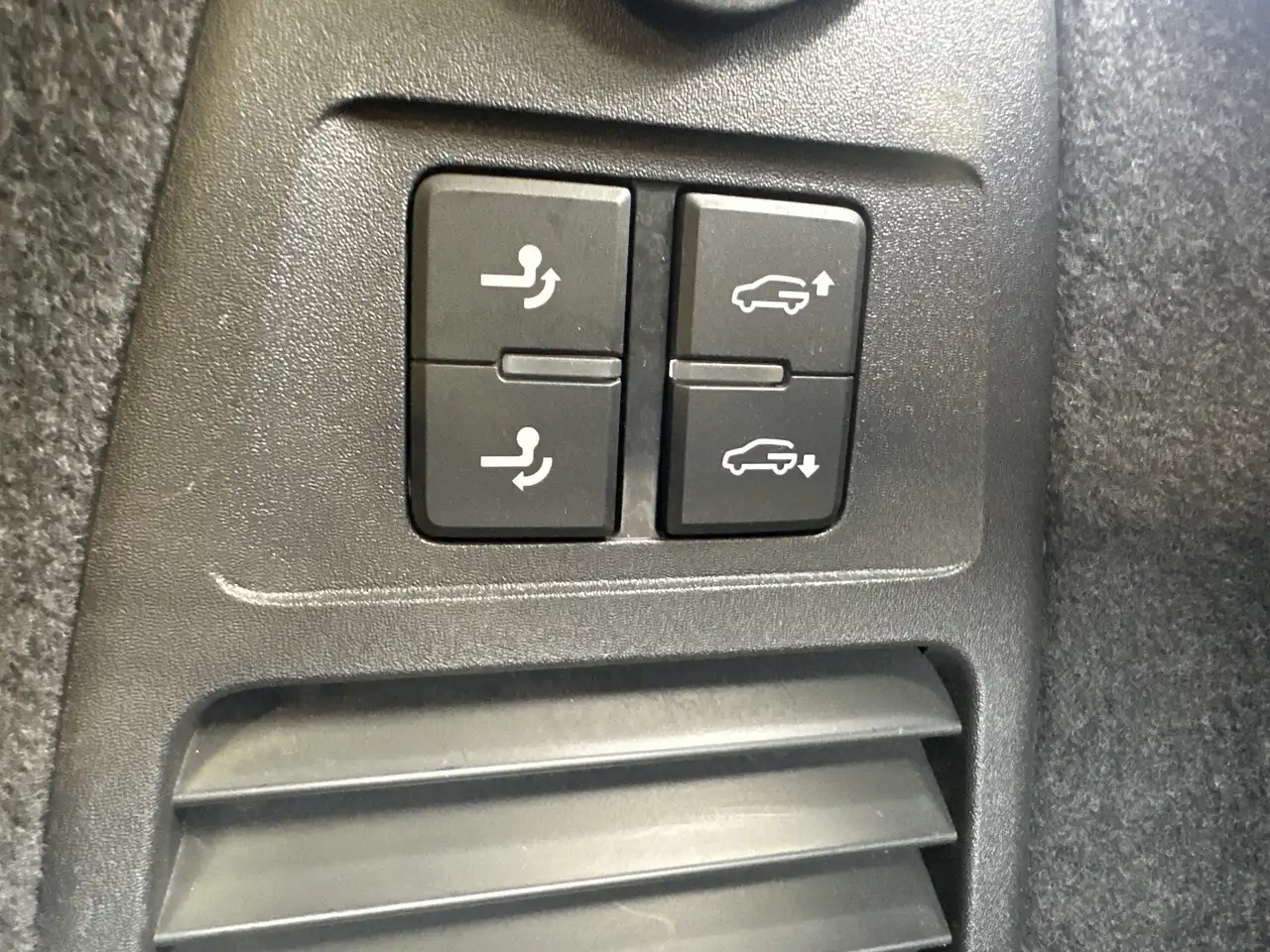 Volkswagen Touareg 9