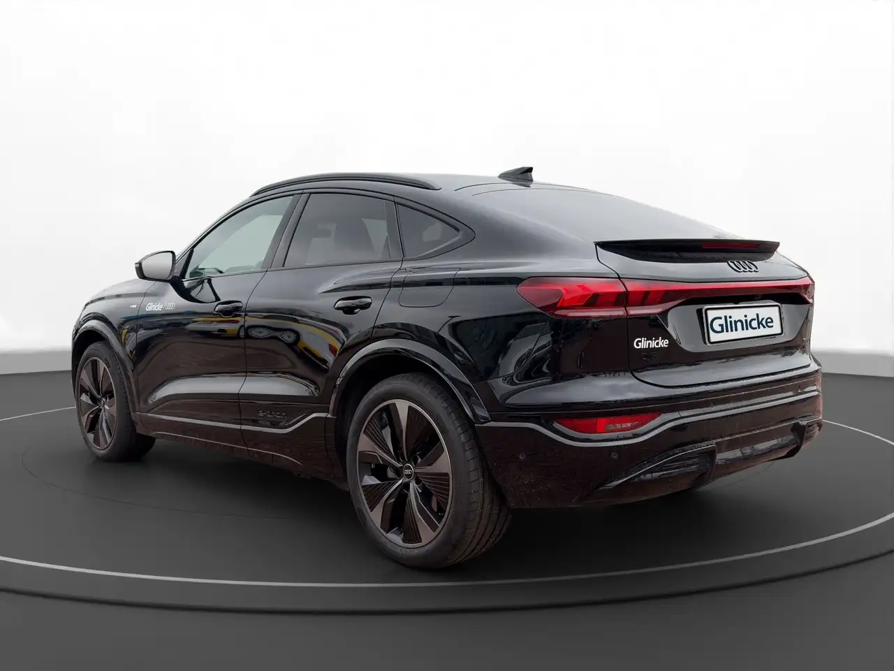 Audi Q6 8
