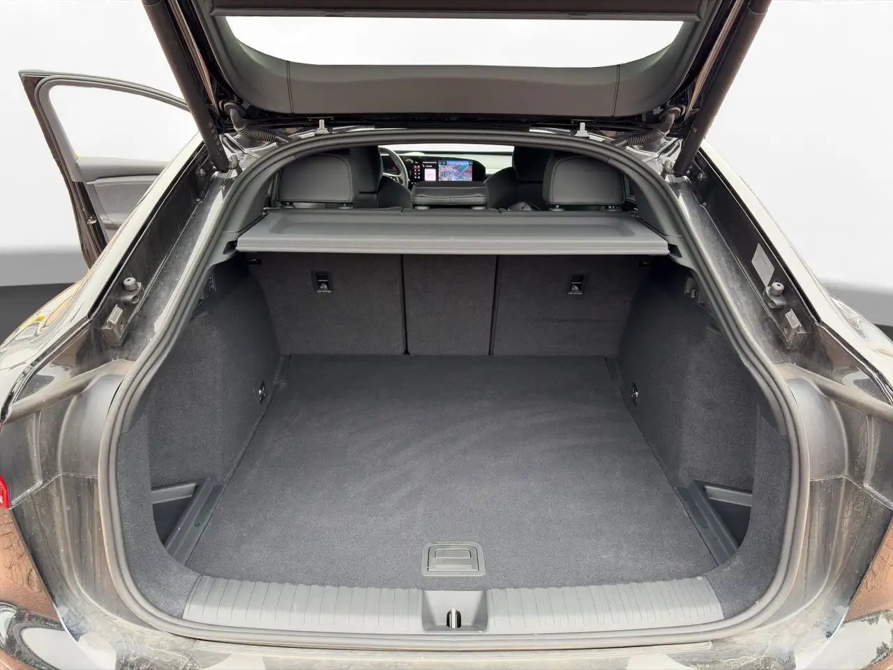 Audi Q6 10