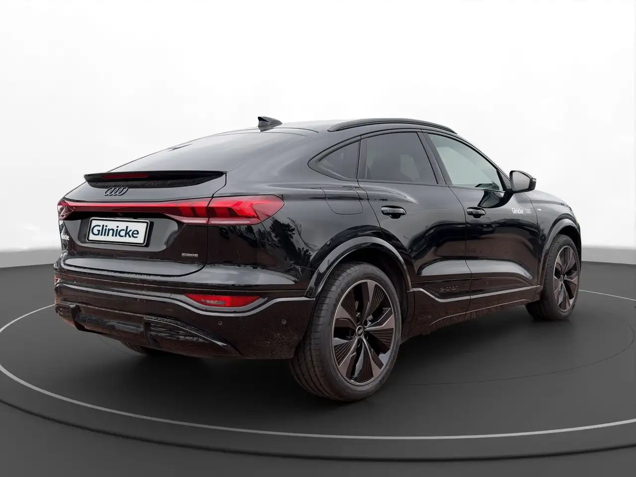 Audi Q6 11