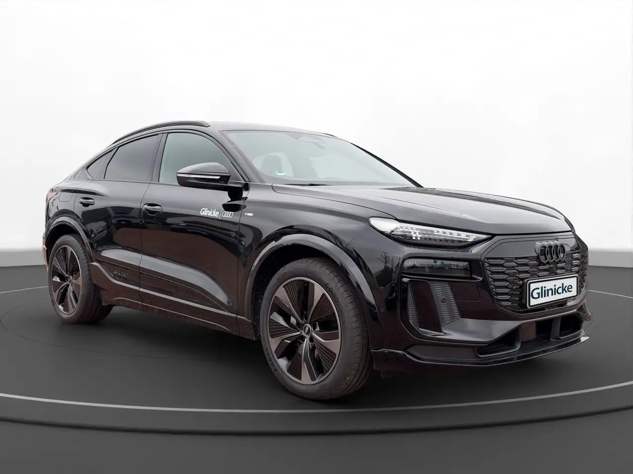 Audi Q6 15