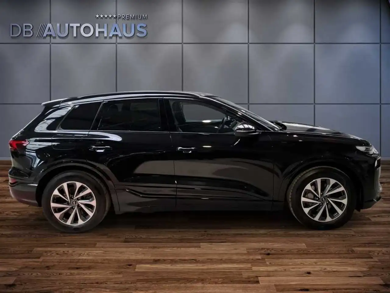 Audi Q6 3