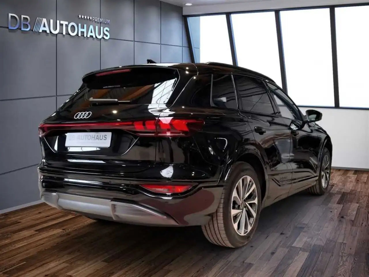 Audi Q6 4