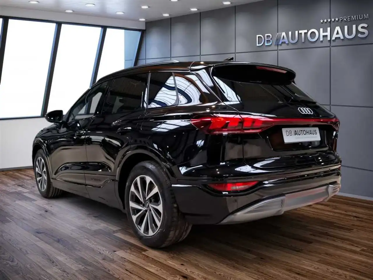 Audi Q6 6