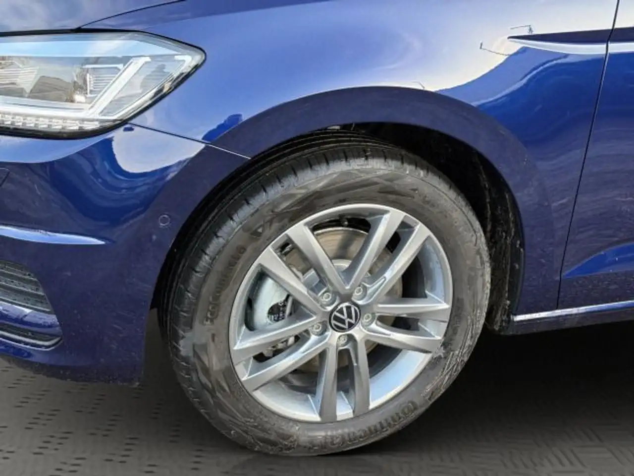 Volkswagen Touran 8