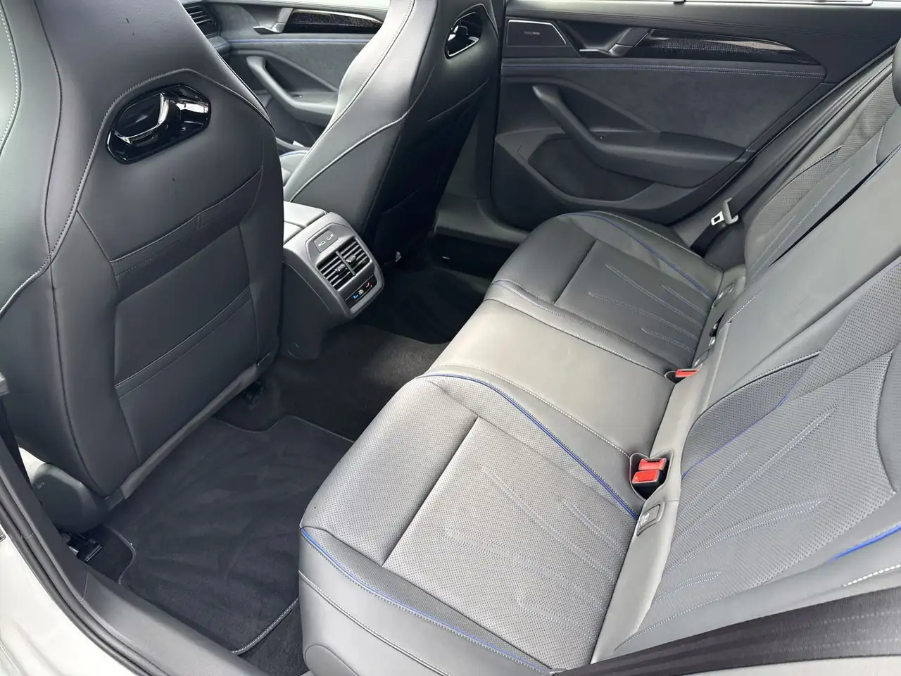 Volkswagen Passat 12