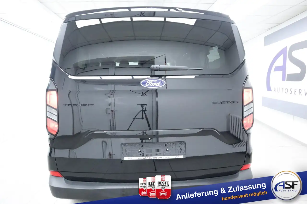 Ford Tourneo 8