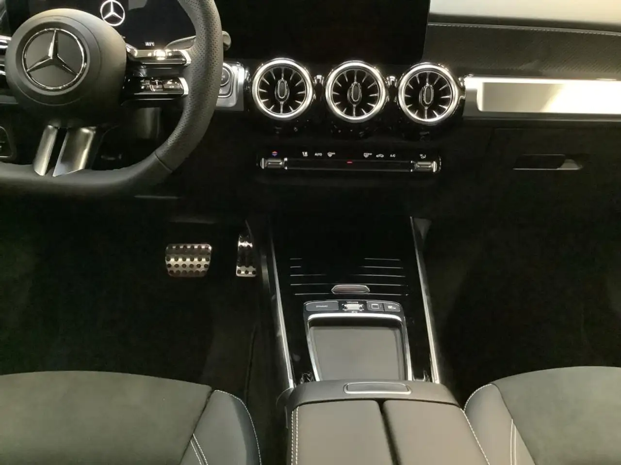 Mercedes-Benz GLB 220 7