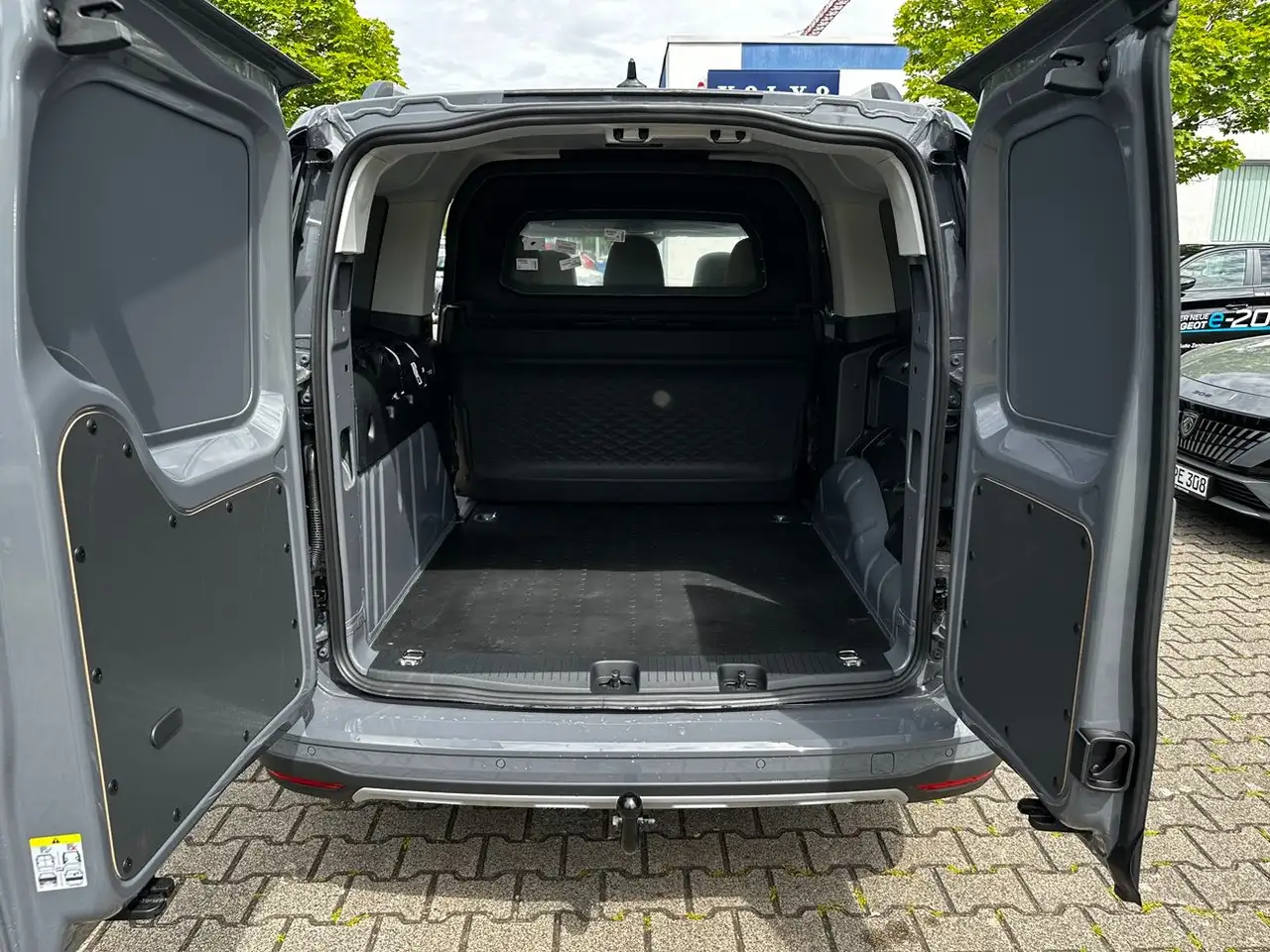 Ford Transit 9