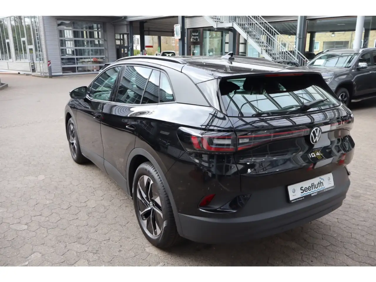Volkswagen ID.4 6