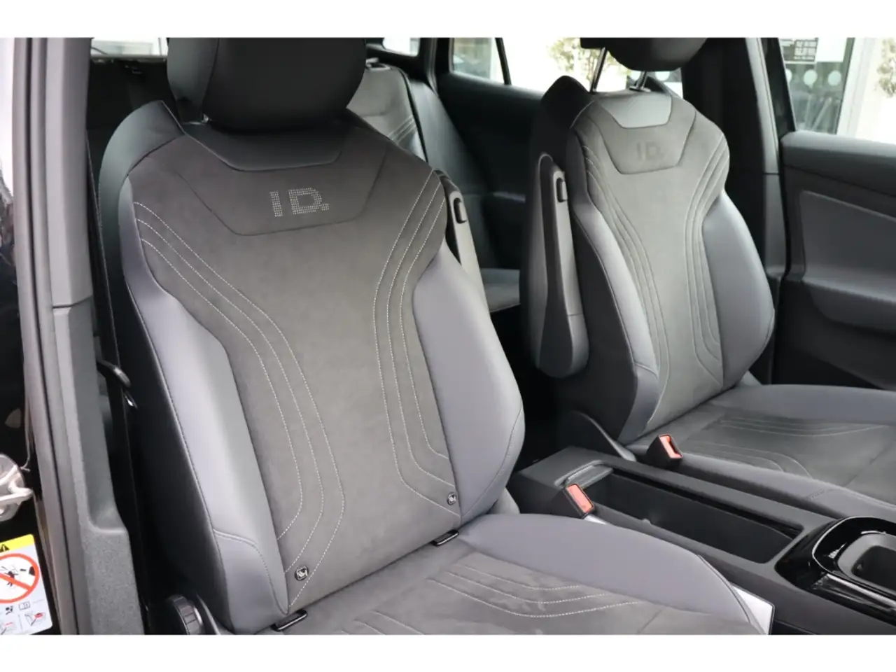 Volkswagen ID.4 11