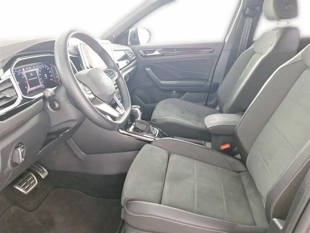 Volkswagen T-Roc 8